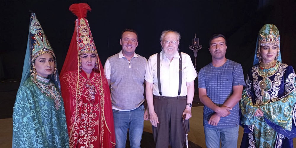 The guest of the Samarkand regional musical drama theater is Marvin Albert Carlson, a well-known American theater scholar and writer