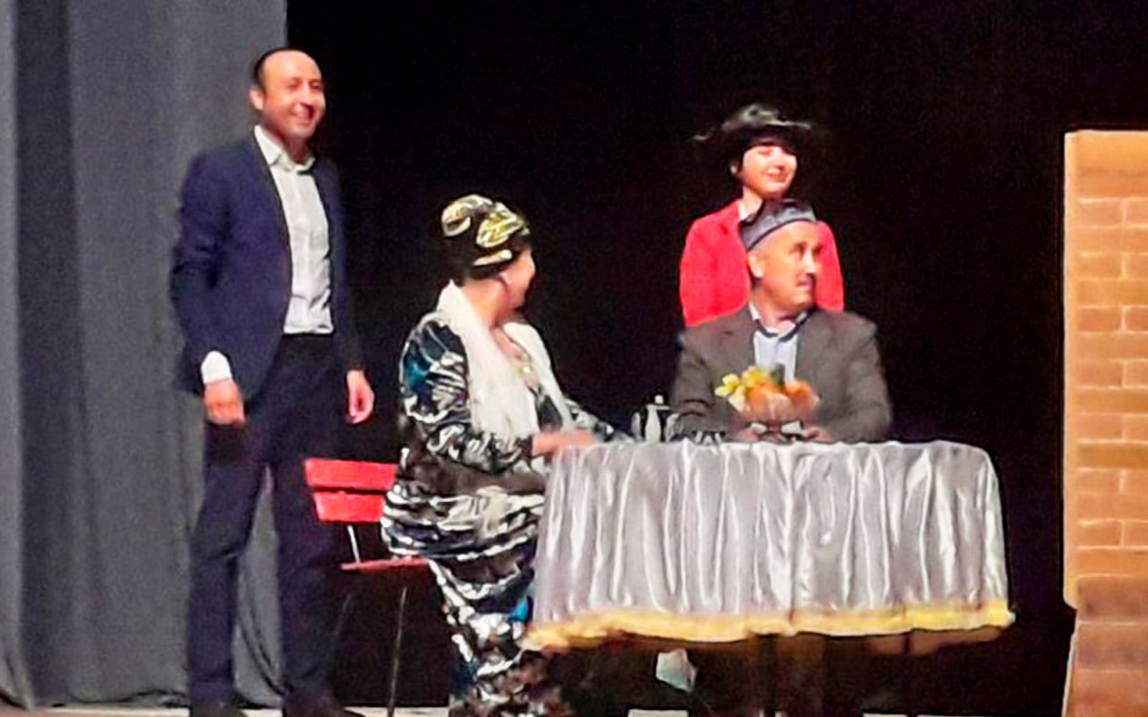 On May 30, as part of the theater month, the creative team of the Samarkand Regional Musical Drama Theater presented the musical comedy 